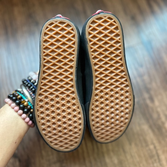 New in Box • Vans • Authentic Shoe • Black • Size 5.5 - Picture 8 of 8